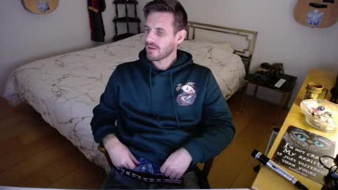 Snapshot of skatejocke chatting on 11/25/25, 04:18 skatejocke online show from 11/25/25, 04:18