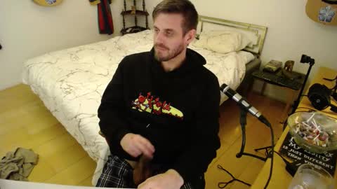 Snapshot of skatejocke chatting on 12/05/25, 01:14 skatejocke online show from 12/05/25, 01:14