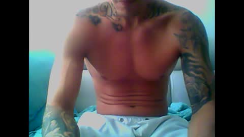 Snapshot of skater19xxx chatting on 12/06/24, 05:11 miguel online show from 12/06/24, 05:11