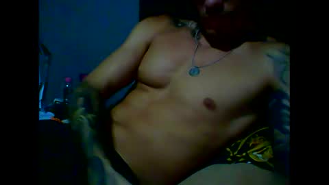 Snapshot of skater19xxx chatting on 12/12/24, 12:38 miguel online show from 12/12/24, 12:38