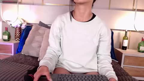 Skay  online show from 11/11/25, 01:33