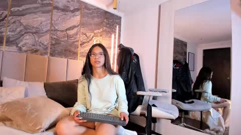 Skay  online show from 11/20/25, 07:35