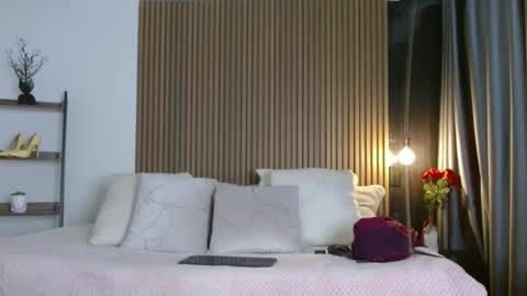 Skay  online show from 11/22/25, 12:15