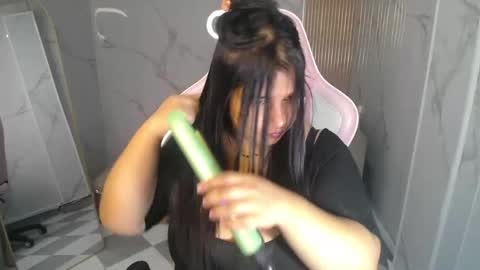 Skarlet online show from 12/18/25, 01:06