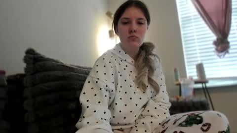 skiimaskabby online show from 12/21/25, 05:42