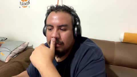 Snapshot of skinhell chatting on 12/01/24, 11:58 Elias online show from 12/01/24, 11:58