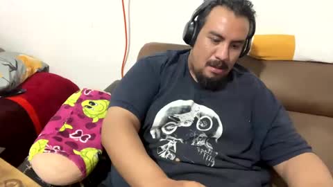 Snapshot of skinhell chatting on 12/09/24, 04:34 Elias online show from 12/09/24, 04:34