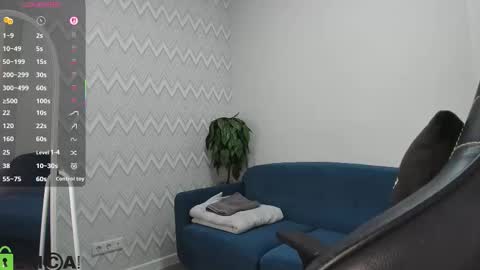 Alice GMT 2 Mon Tues Thur Fri Sun  0300am-0900am  online show from 10/26/25, 01:22