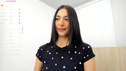 Snapshot of skinny_ariadna chatting on 10/17/25, 11:24 Ariadna online show from 10/17/25, 11:24
