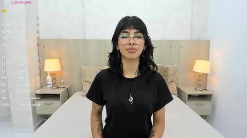 Snapshot of skinny_emily chatting on 09/22/25, 07:27 Emily Rojas online show from 09/22/25, 07:27