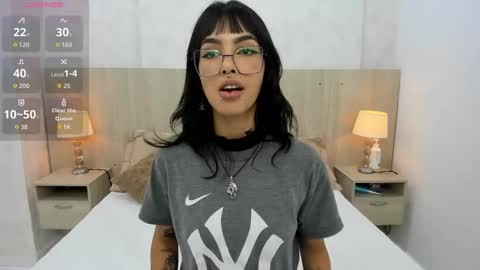 Snapshot of skinny_emily chatting on 10/09/25, 03:37 Emily Rojas online show from 10/09/25, 03:37