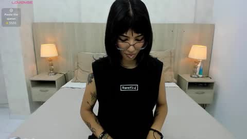 Snapshot of skinny_emily chatting on 10/14/25, 07:25 Emily Rojas online show from 10/14/25, 07:25