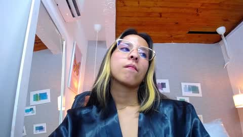 Snapshot of skinny_hottie18 chatting on 01/09/25, 08:33 skinny_hottie18 online show from 01/09/25, 08:33