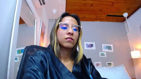 Snapshot of skinny_hottie18 chatting on 01/09/25, 11:34 skinny_hottie18 online show from 01/09/25, 11:34