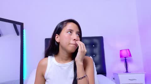 skinny_hottie18 online show from 11/11/25, 08:20