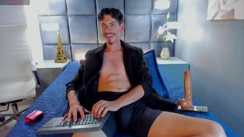 skinny jean  online show from 05/23/26, 08:35
