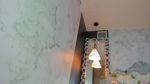 Snapshot of skinny_linda chatting on 02/08/25, 01:11   online show from 02/08/25, 01:11