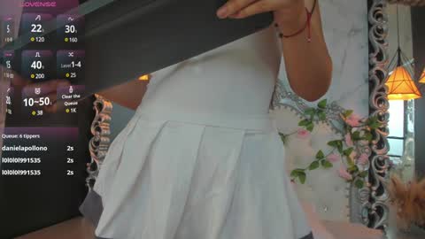 Snapshot of skinny_linda chatting on 02/08/25, 04:14   online show from 02/08/25, 04:14