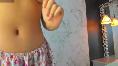 Snapshot of skinny_linda chatting on 03/01/25, 04:33   online show from 03/01/25, 04:33