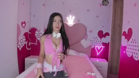 Snapshot of skinny_linda chatting on 03/12/25, 10:16   online show from 03/12/25, 10:16