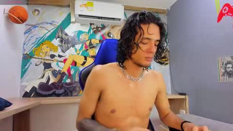 Snapshot of skinny_mac_ chatting on 05/28/26, 02:14 Mac online show from 05/28/26, 02:14