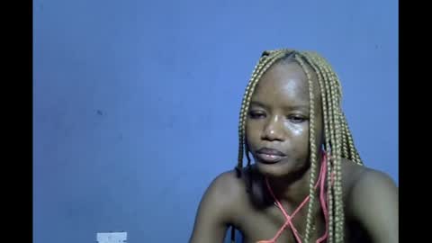 Snapshot of skinnybeauty1 chatting on 03/28/26, 06:29 Linda independent model online show from 03/28/26, 06:29