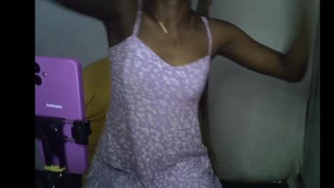 Snapshot of skinnybeauty1 chatting on 04/19/26, 03:17 Linda independent model online show from 04/19/26, 03:17