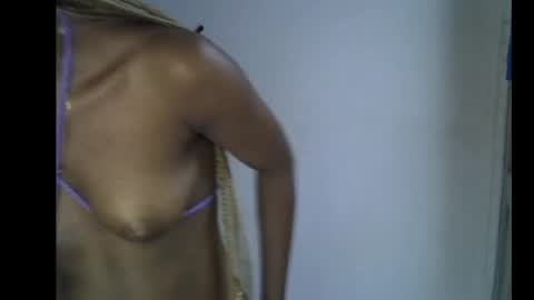 Snapshot of skinnybeauty1 chatting on 04/19/26, 06:54 Linda independent model online show from 04/19/26, 06:54