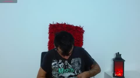 Snapshot of skinnydevil1 chatting on 02/13/26, 03:35 skinnydevil1 online show from 02/13/26, 03:35