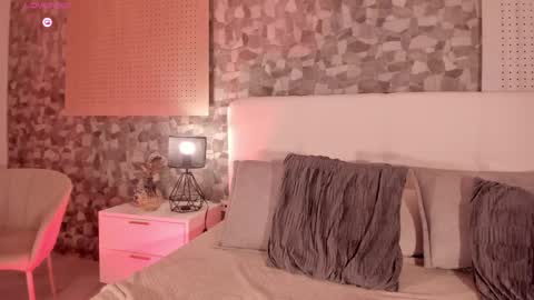Mila online show from 05/20/26, 03:29