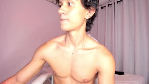 Snapshot of skinnydreamer chatting on 09/18/25, 05:20 skinnydreamer online show from 09/18/25, 05:20