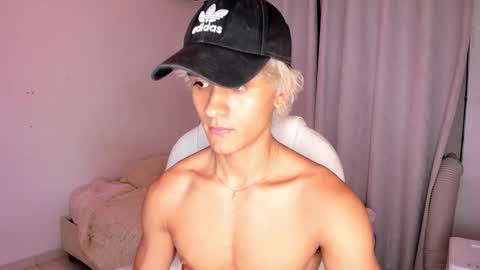 Snapshot of skinnydreamer chatting on 09/23/25, 02:36 skinnydreamer online show from 09/23/25, 02:36