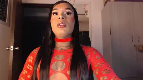 Snapshot of skinnyflak7 chatting on 11/22/25, 08:24 jesica online show from 11/22/25, 08:24