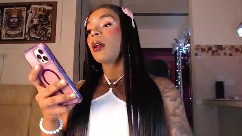 Snapshot of skinnyflak7 chatting on 12/14/25, 05:24 jesica online show from 12/14/25, 05:24