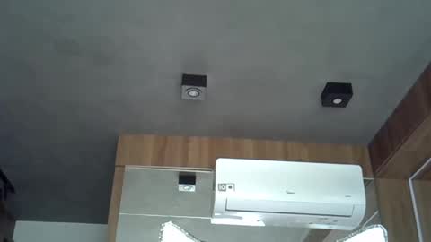 skinnykittencam online show from 10/27/25, 06:56