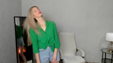 Skinnyladyy online show from 01/28/25, 02:11