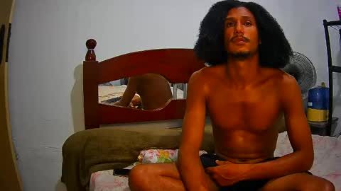 Snapshot of skinnylatinman chatting on 02/15/25, 01:31 Skinny Latin Man online show from 02/15/25, 01:31