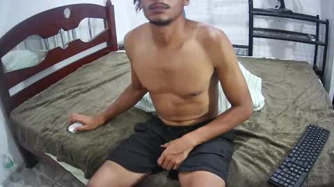 Snapshot of skinnylatinman chatting on 09/20/25, 02:56 Skinny Latin Man online show from 09/20/25, 02:56