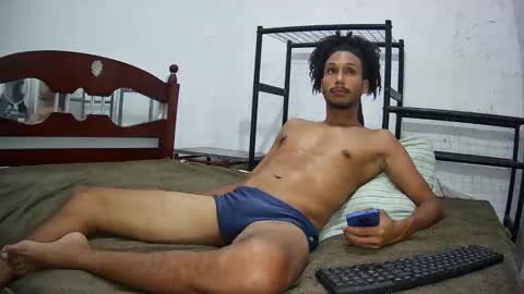 Snapshot of skinnylatinman chatting on 10/03/25, 12:07 Skinny Latin Man online show from 10/03/25, 12:07