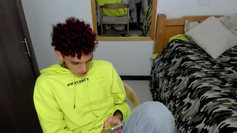 skinnypipe15 online show from 10/18/25, 04:04