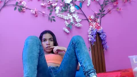 sofia online show from 09/10/25, 01:11