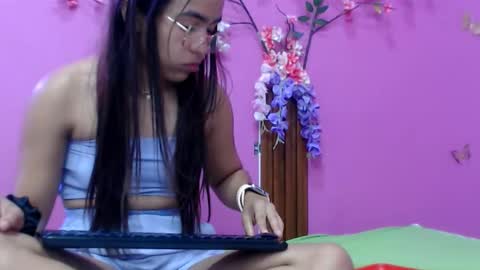 sofia online show from 01/12/26, 01:16