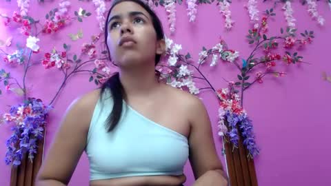 Snapshot of skinnysofia18 chatting on 06/07/26, 01:59 sofia online show from 06/07/26, 01:59