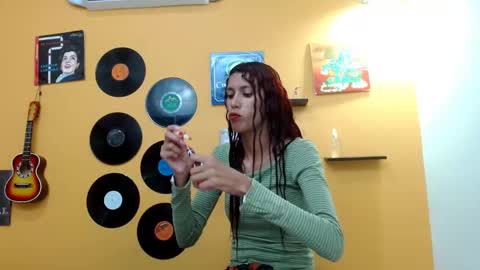 Snapshot of skinnyverus18 chatting on 09/28/25, 06:57 VERUS online show from 09/28/25, 06:57