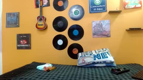 Snapshot of skinnyverus18 chatting on 11/01/25, 07:38 VERUS online show from 11/01/25, 07:38