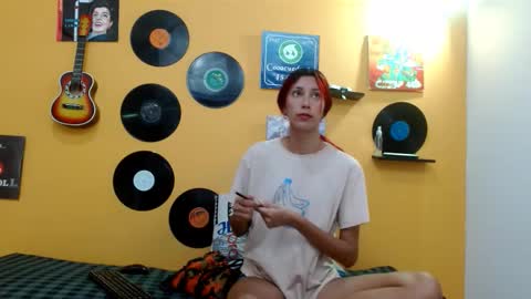 Snapshot of skinnyverus18 chatting on 11/19/25, 07:03 VERUS online show from 11/19/25, 07:03