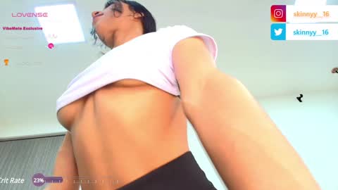 Snapshot of skinnyy_16 chatting on 12/10/24, 09:44 Skinny online show from 12/10/24, 09:44