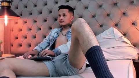 SkinnyZeth online show from 11/10/25, 04:22