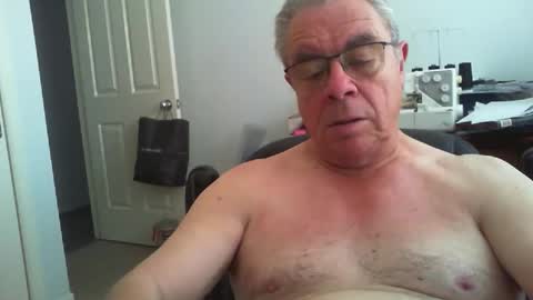 Snapshot of skipper1970 chatting on 12/14/25, 02:50 Skipper1970 online show from 12/14/25, 02:50