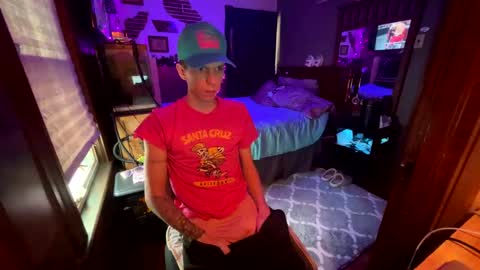 Snapshot of skittles933 chatting on 01/08/25, 06:41 Skittles online show from 01/08/25, 06:41